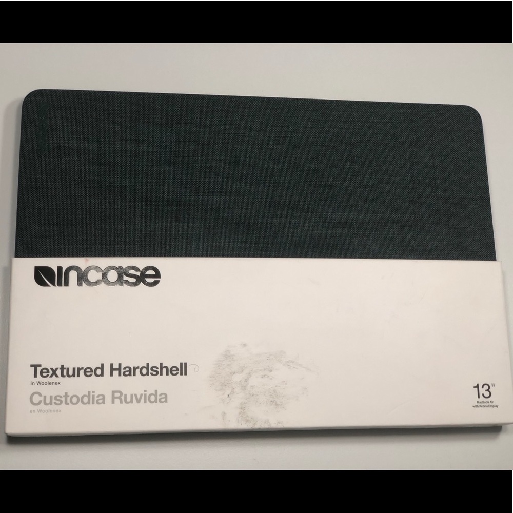 INCASE Green Hardshell Case 13”